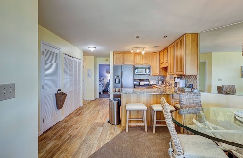 Folly Field Condo | Direct Oceanfront 2 BR Updated Luxury condo Bikes & Beach Gear Included