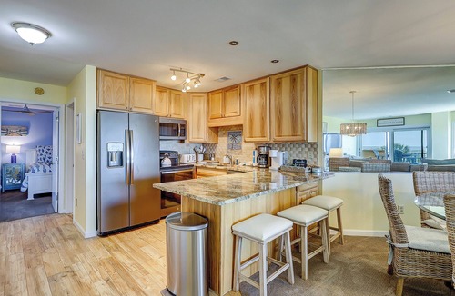 Folly Field Condo | Direct Oceanfront 2 BR Updated Luxury condo Bikes & Beach Gear Included