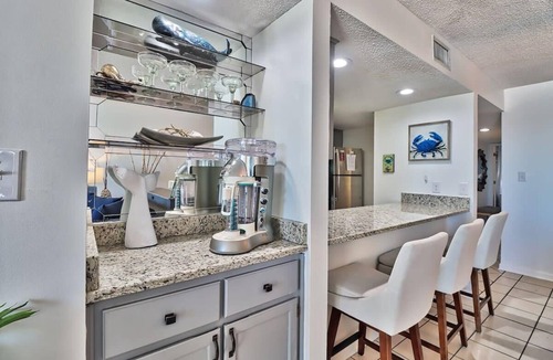 Ash Condo | Direct Ocean Front 3BR/2BA Dog Friendly Pool Beachfront Dogs welcome