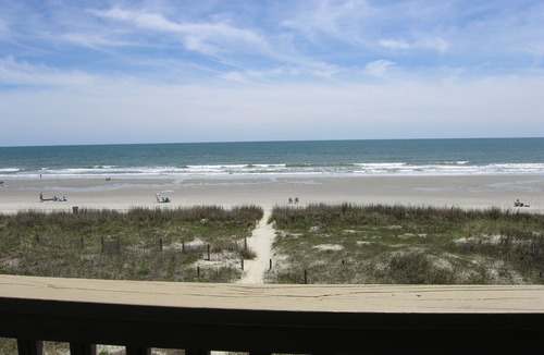 Windy Hill Condo | DIRECT OCEANFRONT! Super Clean-Highly Rated - Awesome Location! BOOK NOW!