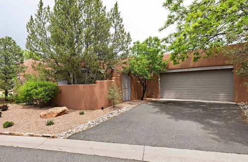 Quail Run House | Discover Santa Fe's Gem: Unwind at Quail Run 717 - Sleeps 4 Comfortably