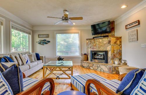 New London House | Dock and 2-Story Boat Slip Badin Lake Cabin