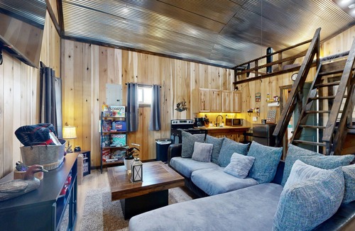 Wynnburg Apartment | Dog-friendly cabin near Reelfoot Lake with cornhole, firepit, fast WiFi, W/D