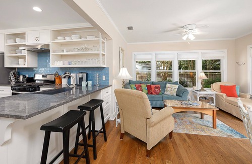 Kings Terrace House | Dog Friendly! Huge Privacy Fenced Backyard! Close to Beaches!