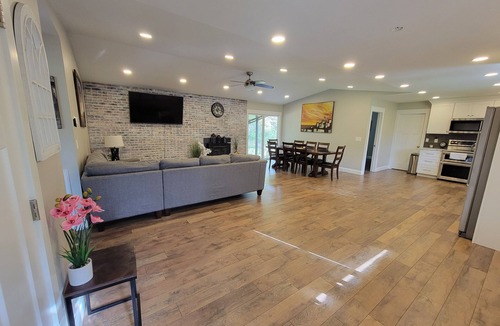 Duncan House | Dogwood private secluded 3Br Duncan home