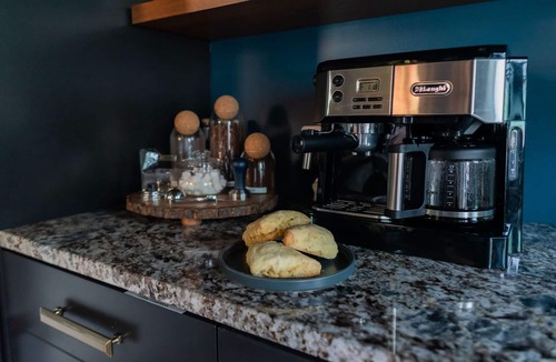 Crossroads Arts District House | Dojo on Oak - 2700 sq foot custom luxury space