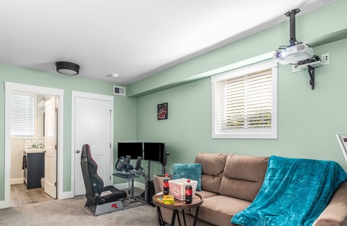 Downers Grove House | Downers Grove FHS Rental