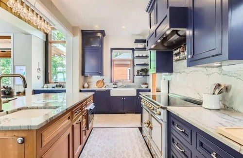 Downtown Apartment | Downtown Boulder Gem – Stylish 5BDR by the Creek