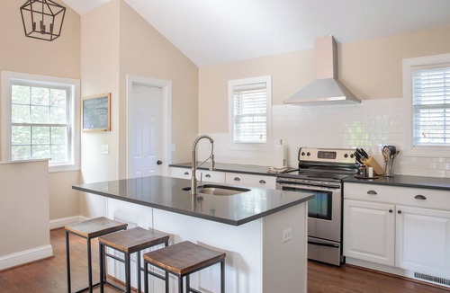 Fifeville Apartment | Downtown Carriage House | 1 BR Loft close to the historic downtown mall