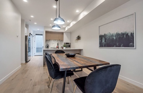People's Freeway House | Downtown Central 9th SLC Loft Walk or Trax to Convention Center