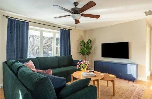 Highlands House | Downtown Denver: 4bd - Game/Movie Room - Backyard