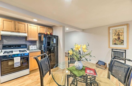 Grand Haven Apartment | Downtown Grand Haven Apt Less Than 1 Mi to Lake Michigan