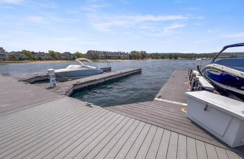 Boyne City House | Downtown Loft 45 Slip Walk To Lake & Dining