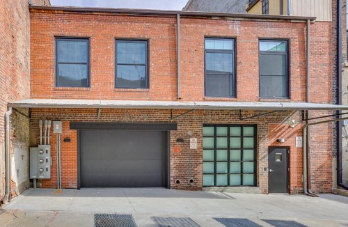 Downtown Omaha Apartment | Downtown Omaha Getaway with Deck and Gas Grill!