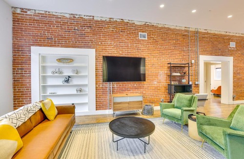 Downtown Omaha Apartment | Downtown Omaha Getaway with Deck and Gas Grill!