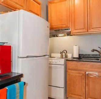 Theatre District Apartment | Downtown Studio Apt, Short Walk To Hospitals