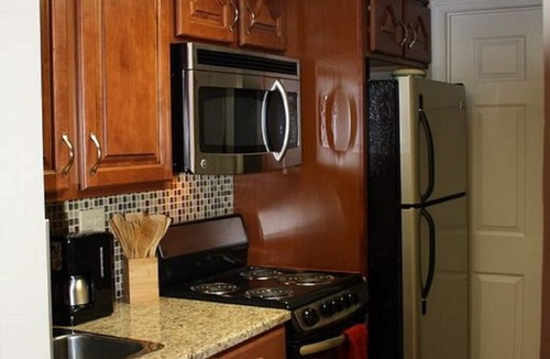 Gatlinburg Condo | Downtown! Walk to Town & Ober! Fireplace! Indoor Heated Pool! Free Parking!