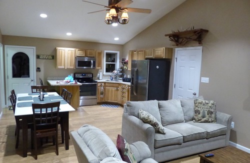 Weedville House | Dream Ridge Lodge - Spacious, Private and Centrally Located