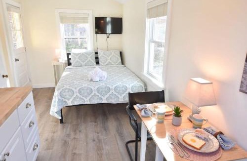 North Eastham House | Dreamy Cottage for Two Close to Beaches