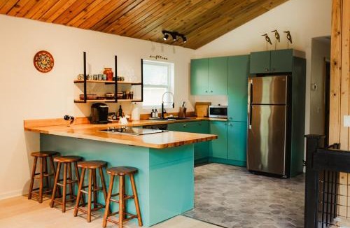 De Soto Ski Chalet | Driftless Cabin - Sauna, Firepit, BBQ