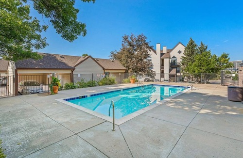 Englewood Apartment | DTC Studio w/Kitchenette, Fast WiFi,Free Parking!