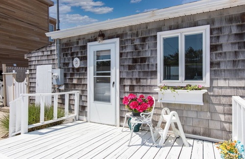 Westhampton Beach Cottage | Dune Rd Hamptons Bayfront Paradise!