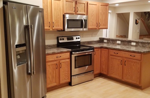 Eagle River Cabin | Eagle River Cabin. Close to Public Beach, Boat Landing, Downtown, & Trails!