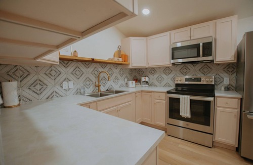 Huning Highland Historic District House | East Downtown Desert Chic Casita+Hot Tub+Pet Friendly+No Pet Fee!