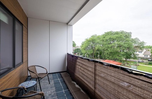 Lower East Side Apartment | East Side Luxury 1BR Apt - Near Brady St with Balcony and Lounge