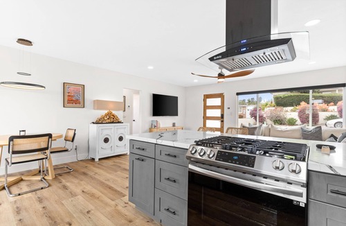 Bay Park House | Easy Access to Everywhere in SD! Ocean View. Weekly and Monthly Discounts