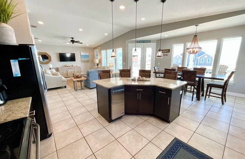 Morgantown House | Easy beach access, pools, tennis/pickleball
