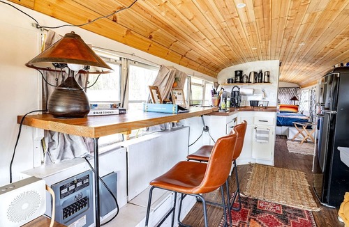 Grandview House | Eccentric Converted Bus, Perfect for a Tennessee Vacation