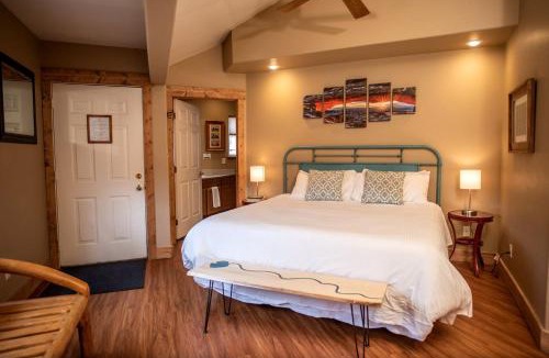 Salida House | Eco-Friendly Cabin with Views of the Rocky Mountains in Colorado
