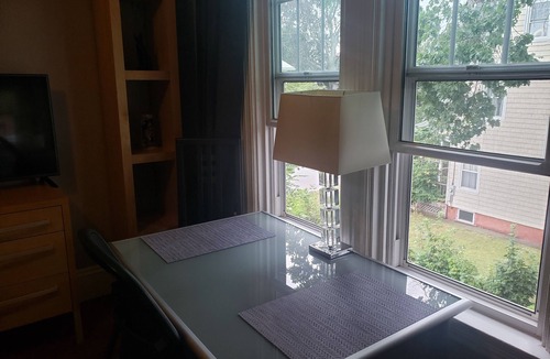Edgewood Apartment | Edgewood, Cranston Charming 1 Bed by the Bay.