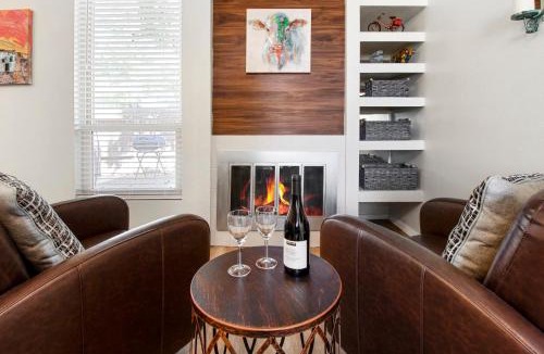 Northeast Heights House | El Altos - An Irvie Home with Summer Pool