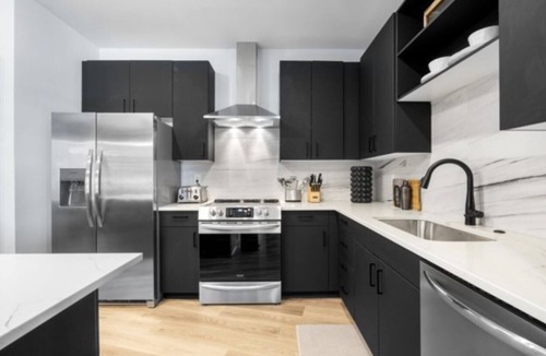 West End Condo | Electric - Odyssey - West End Top Floor 2 Bedroom - Minutes from Broadway