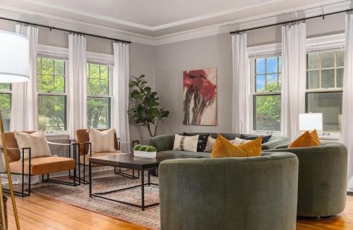 Dundee-Happy Hollow Historic District House | Elegant 3BR Oasis in Dundee Close to Downtown