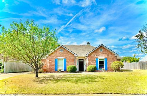 Gunter Afs House | Elegant cozy Master Suite, MGM!