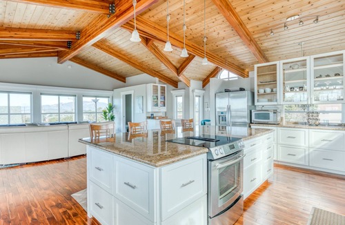 Cape Meares House | Elegant home with sauna, private hot tub & ocean views - accessible by elevator