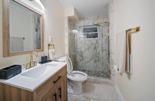 Shelby Township House | Elegant Oasis 4 Bedroom Home Away from Home