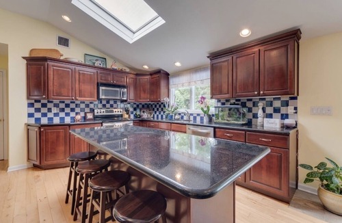 Syosset House | Elegant private resort style North Shore home