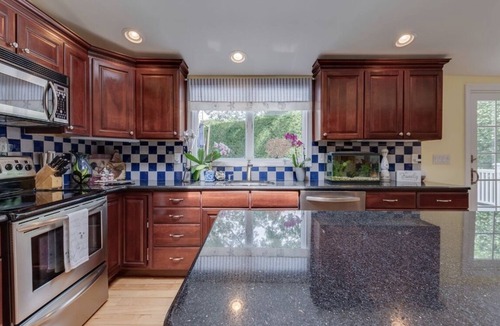 Syosset House | Elegant private resort style North Shore home
