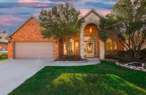Fossil Creek House | Elite 4BR 2BA Holiday Home with Hot Tub, Pool, and BBQ