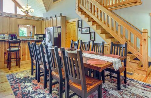 East Ellijay House | Ellijay Cabin with Hot Tub and Mountain Views