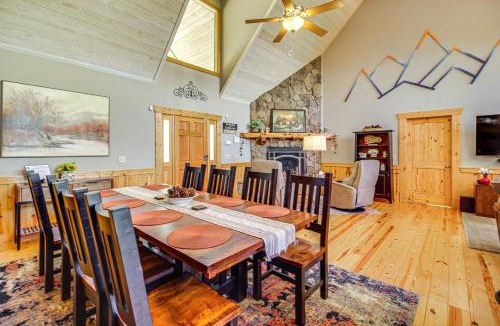 East Ellijay House | Ellijay Cabin with Hot Tub and Mountain Views