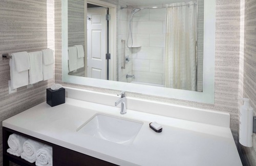 Bonanza Hotel | Embassy Suites by Hilton Laredo