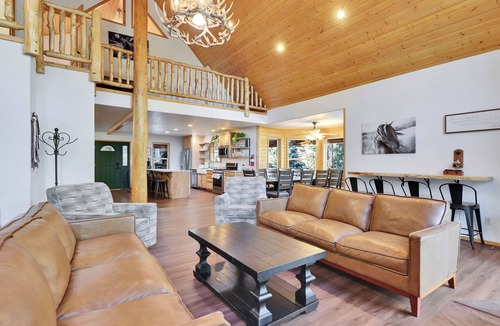 Duck Creek Village Cabin | Empty Saddle - 6 bedrooms/3.5 baths