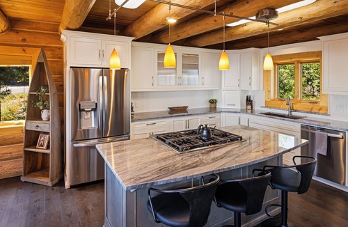 Morrison House | Enchanting Morrison Home with Views and Wifi