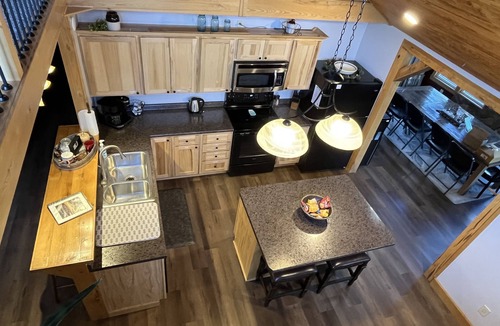 Sharpsburg Cabin | End of Summer Special. Weekday Rates Lowered. Private Retreat - Book Now!