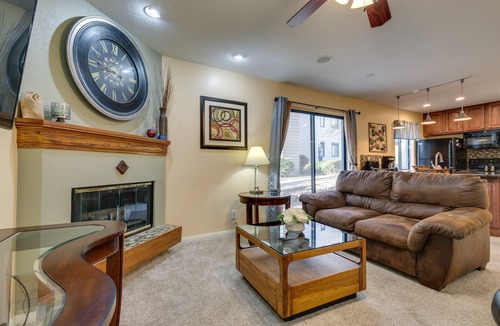 Englewood Apartment | Englewood Apt w/Patio in Denver Tech Center